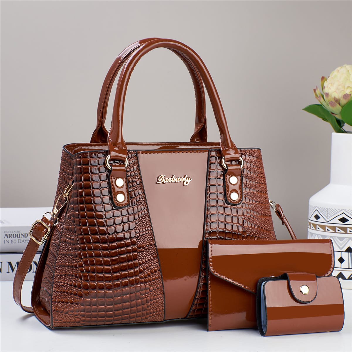 A trending new style shoulder bag