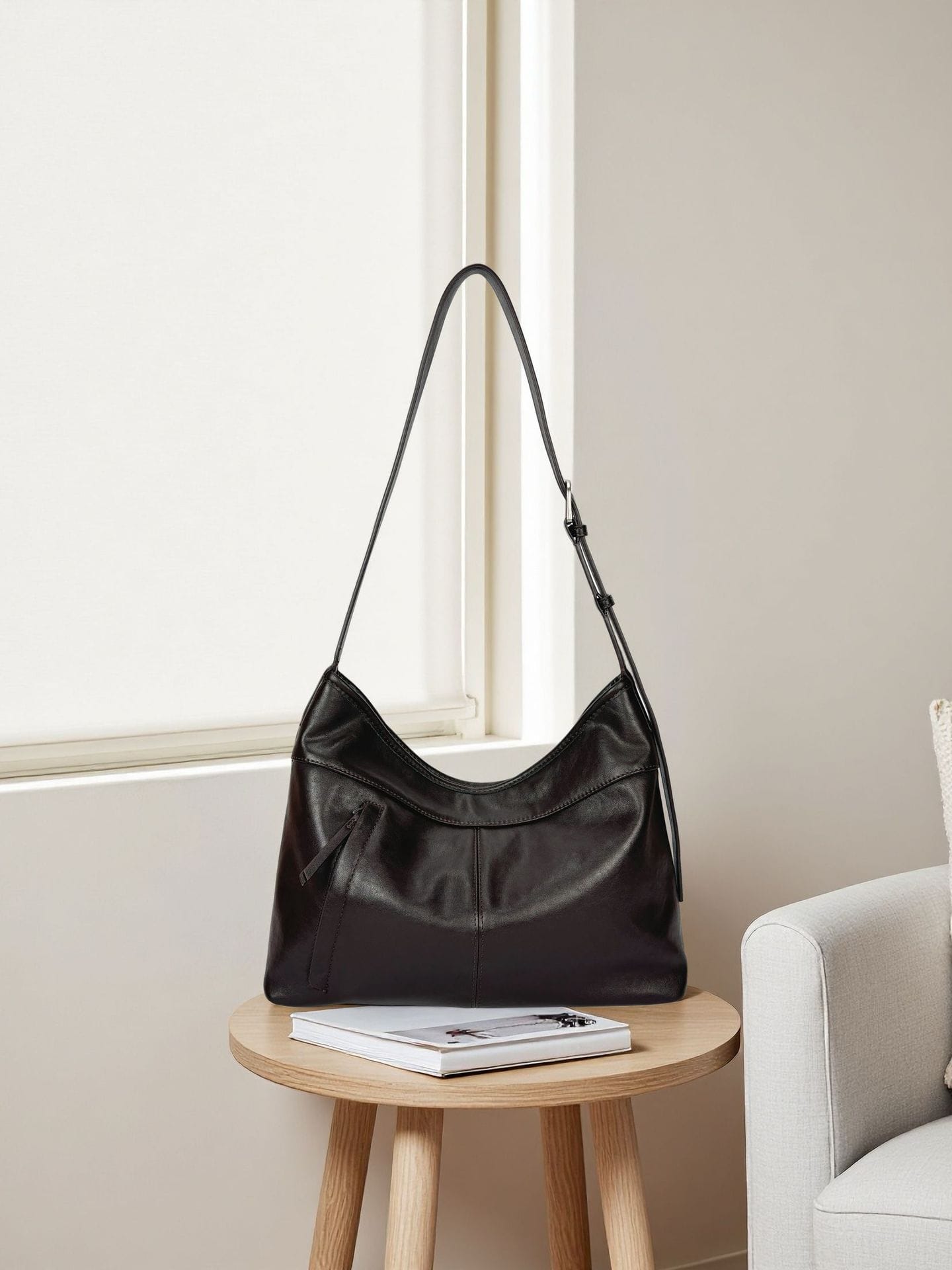 Casual and Versatile Shoulder/Crossbody Bag