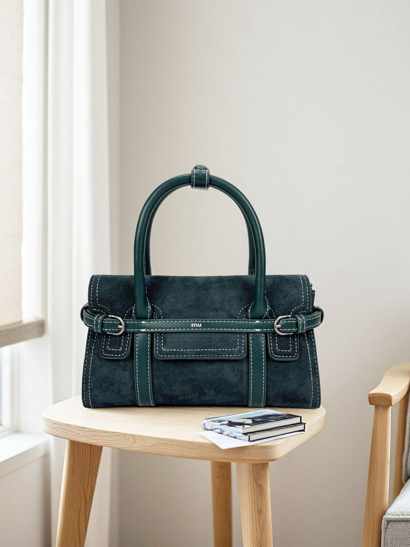 Velvet British-style crossbody bag