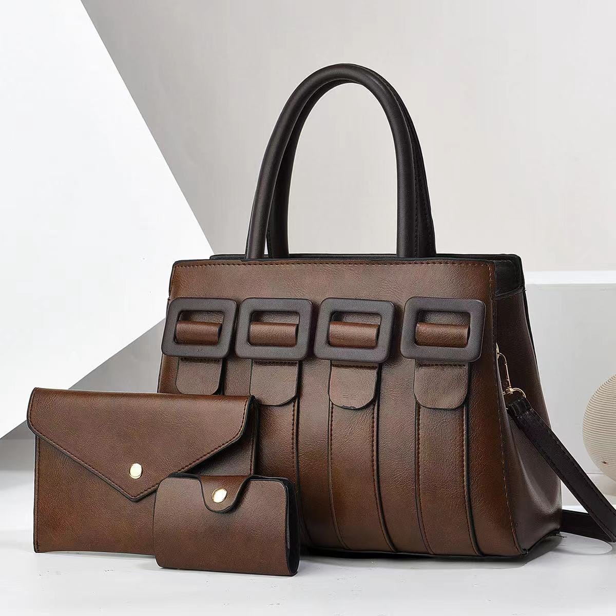 Stylish and versatile women's bag