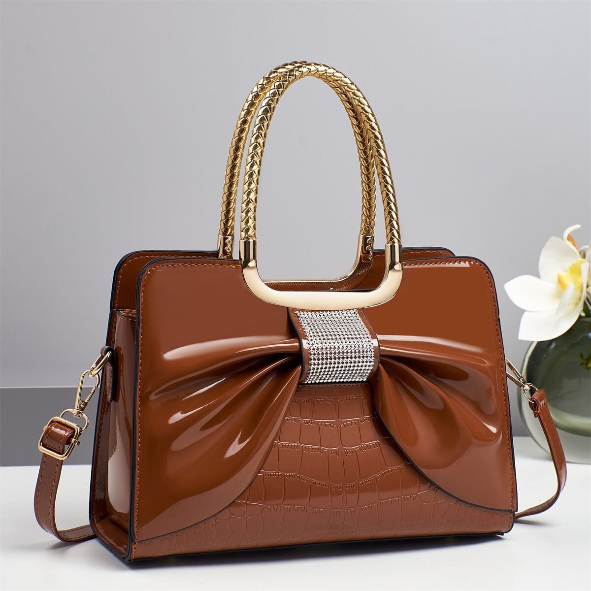 A New Women's Crossbody Bag