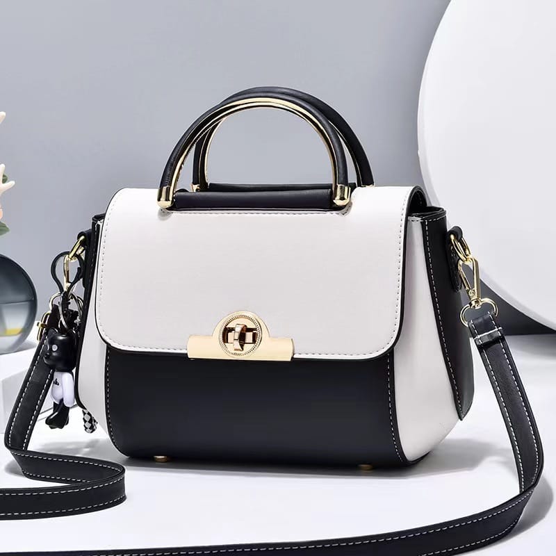 Stylish and versatile women's shoulder/crossbody bag